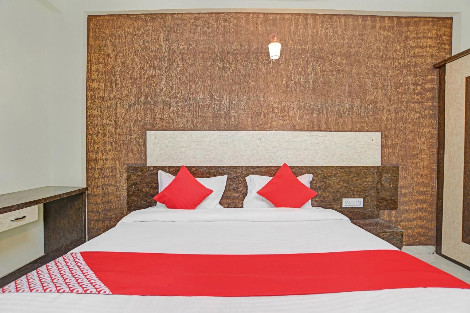 Hotel O Zodiac 印多尔 外观 照片
